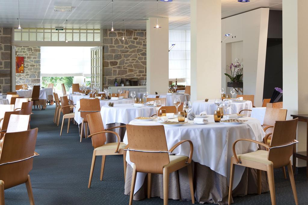 Hotel Sports & Spa - La Voile D'Or Sables-dʼOr-les-Pins Exterior foto